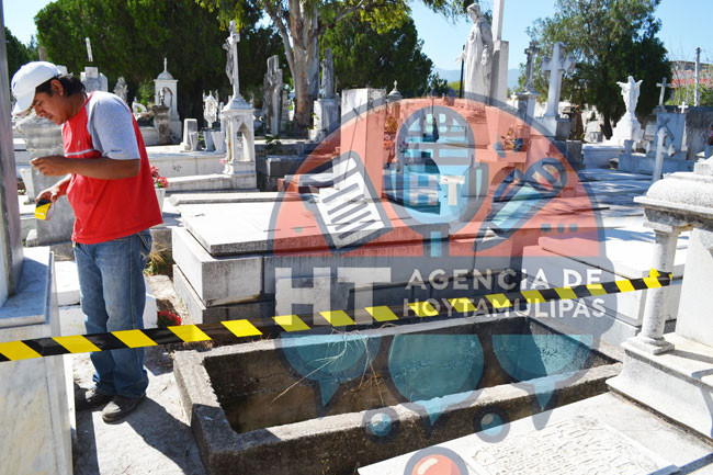 Acordonan tumbas en panten de Victoria para prevenir accidentes