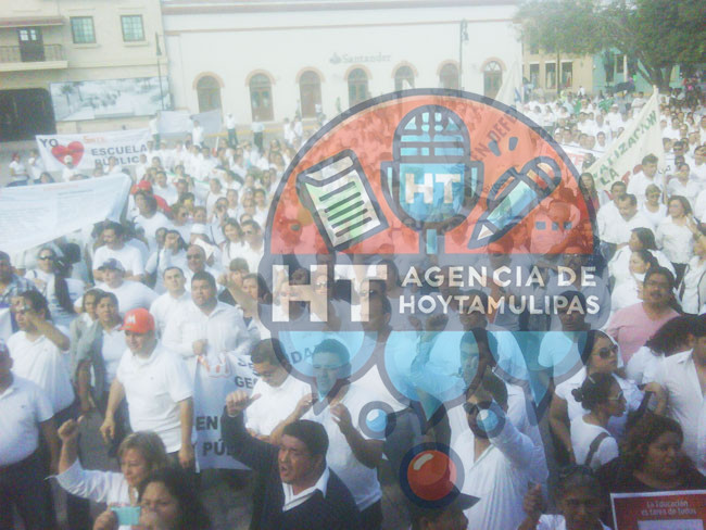 Marchan maestros de Matamoros contra reforma educativa