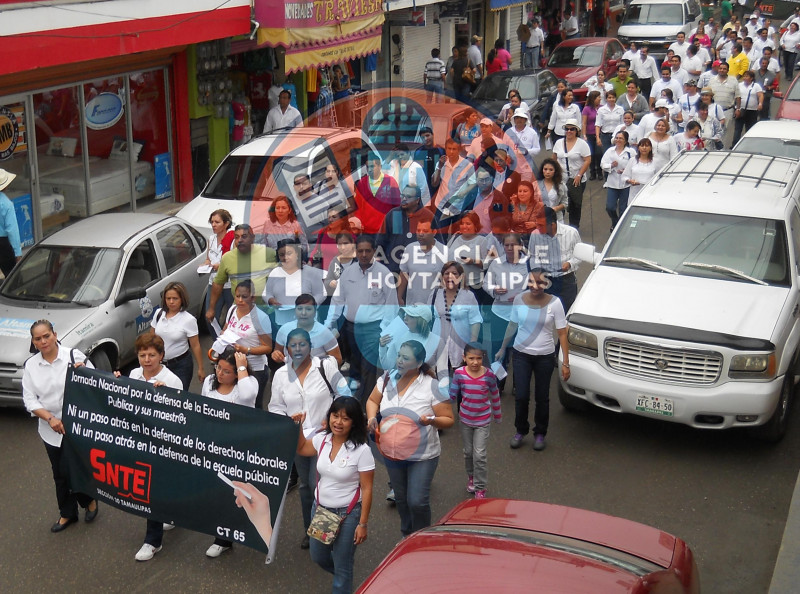 Maestros - protesta Altamira
