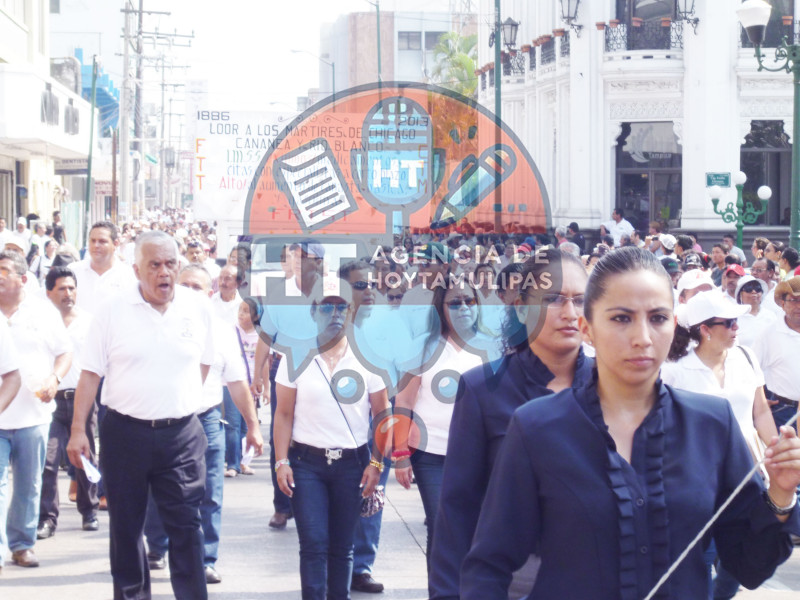 Desfilan 13 mil obreros en Tampico por el Da del Trabajo
