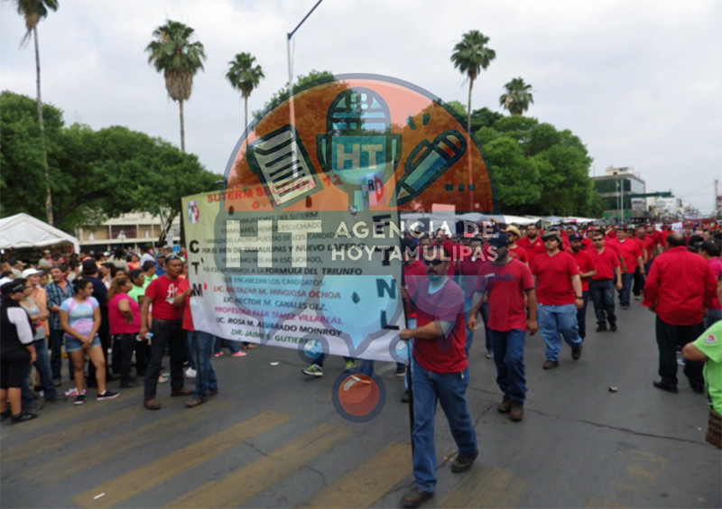 Desfile en Nuevo Laredo